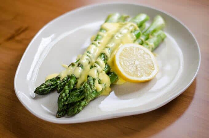 Roasted asparagus with easy blender Hollandaise sauce and lemon
