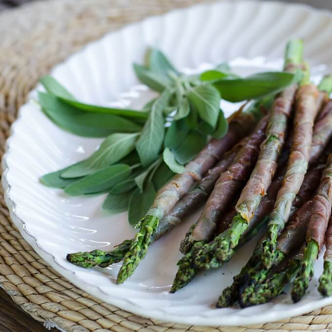 Grilled asparagus wrapped in prosciutto 