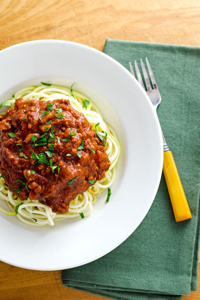 Crock Pot Turkey Bolognese Sauce with Zucchini Noodles | Spiralized Zucchini Pasta and Veggie Noodle Recipes