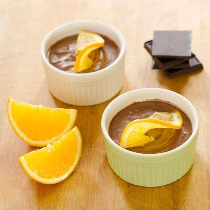 Paleo Chocolate Orange Pots de Crème - This pots de crème is amazing—rich and chocolaty with a hint of orange. And with just 5 minutes of hands-on time and 5 simple ingredients, it's perfect for a special occasion. A dessert that that will impress your guests, but is quick and easy to make ahead.