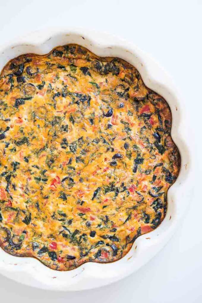 Keto paleo quiche recipe: This easy Bacon and Olive Quiche is Keto and Paleo. And it's perfect for brunch, lunch, or dinner!