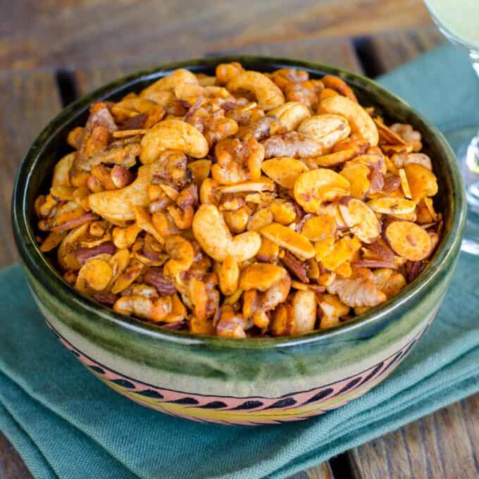 Snack mix nuts