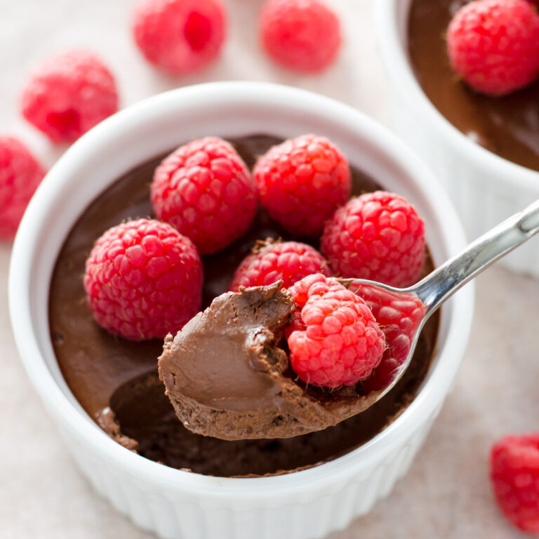 Dark chocolate pot de creme