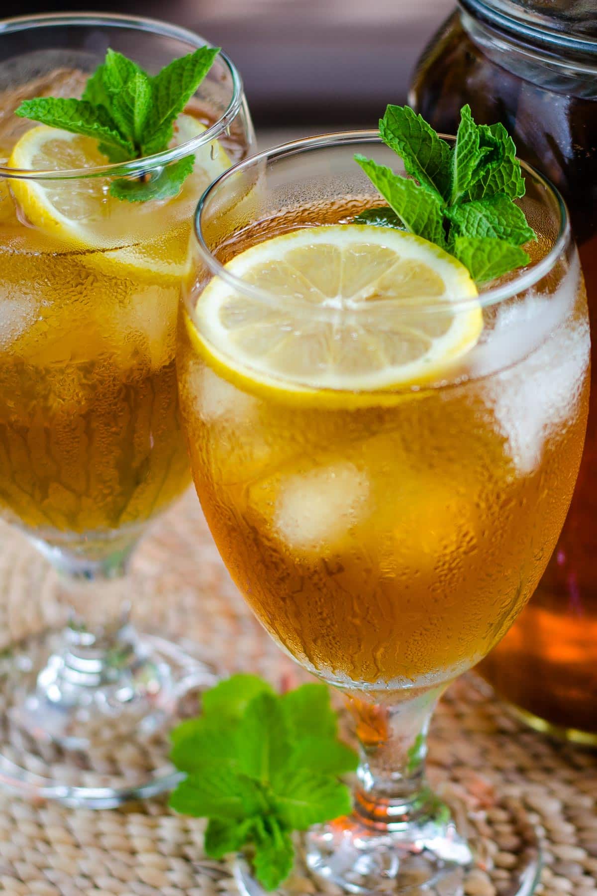 Glasses of iced tea with lemon and mint