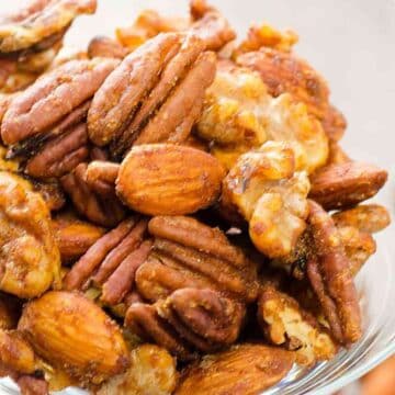 Mixed spiced chili nuts