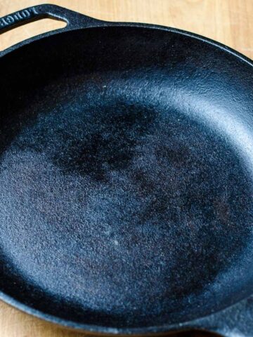 Cast iron skillet